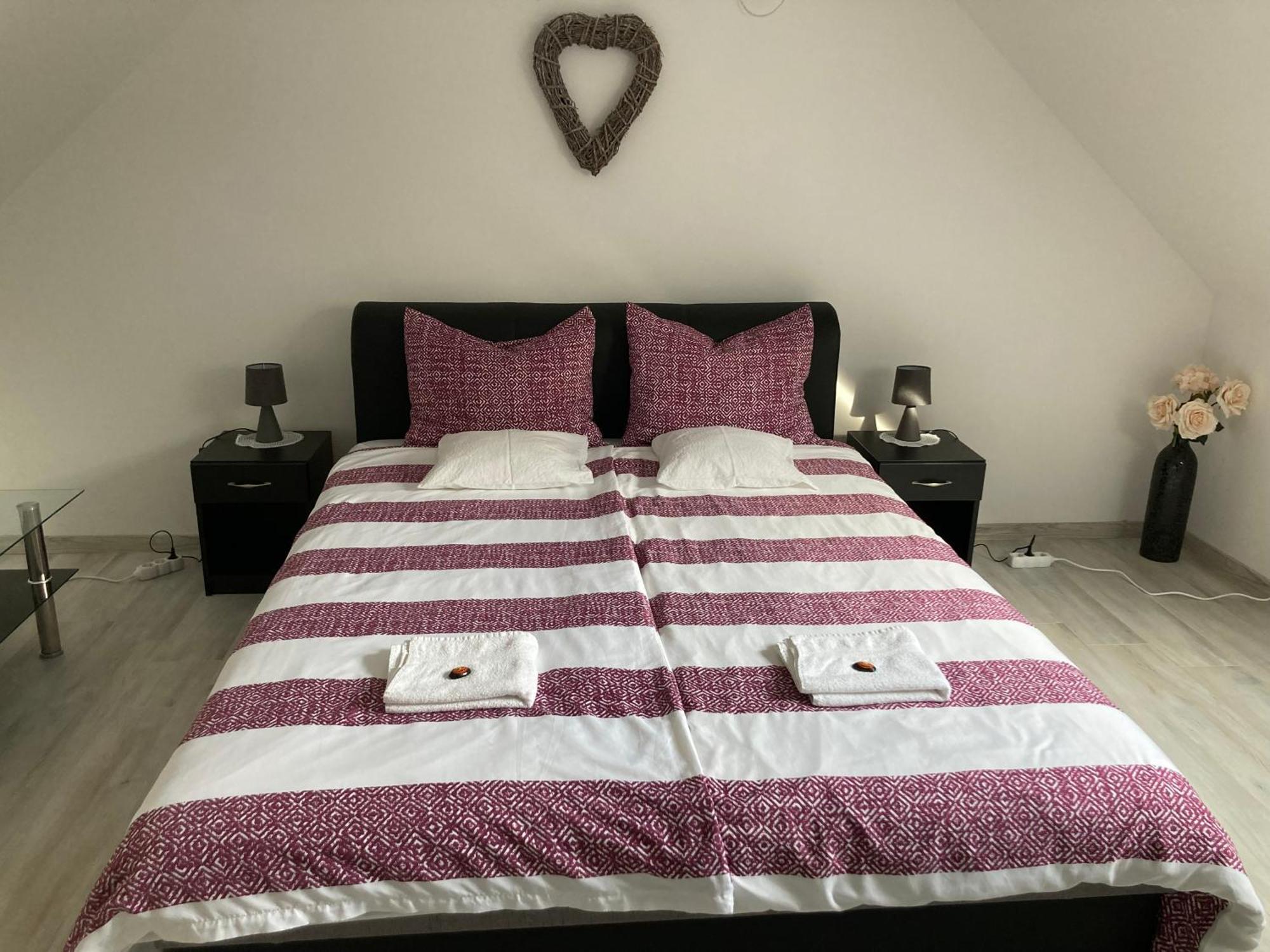 Hauptman Apartman Nagyatád Esterno foto